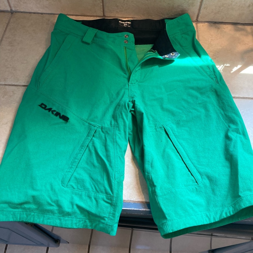 Dakine Teal MTB mountain biking shorts Size 34